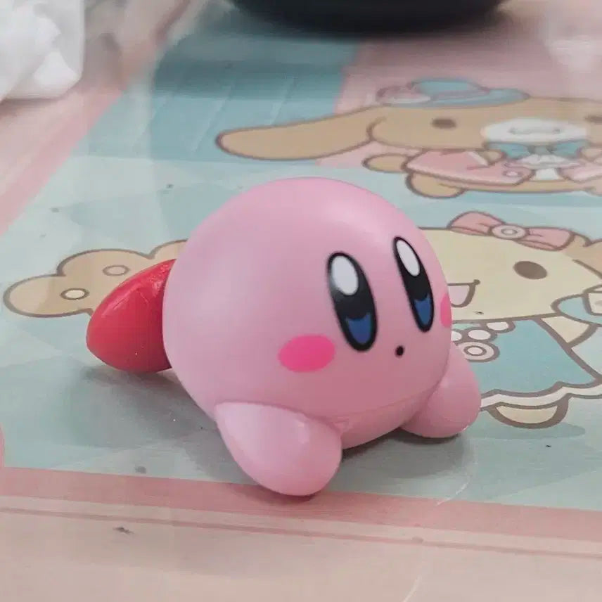누운 누워있는 커비 피규어