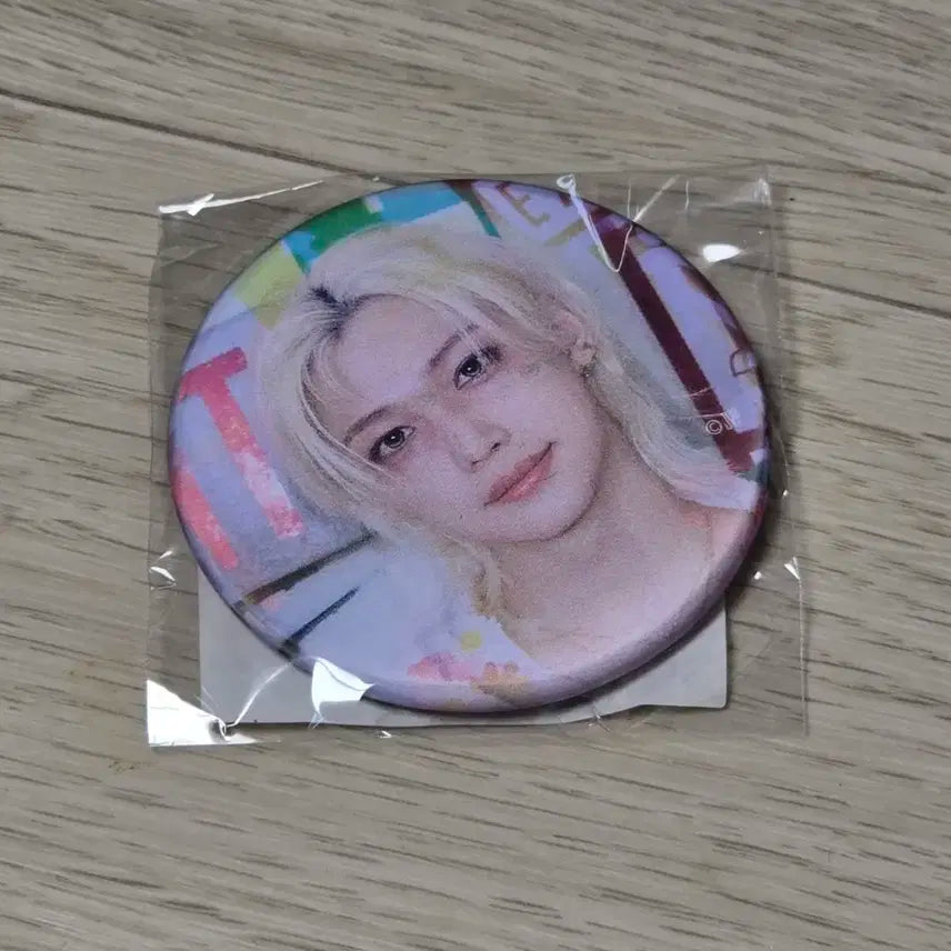 스트레이키즈 필릭스 렌티큘러 캔뱃지