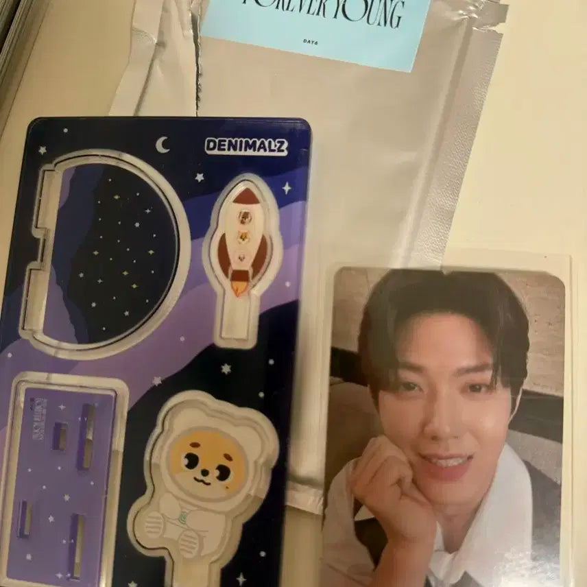 데이식스 도운 아크릴스탠드(단순개봉, 포카 포함)