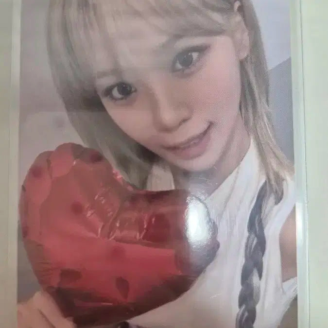 르세라핌 김채원 이지 위버스 특전