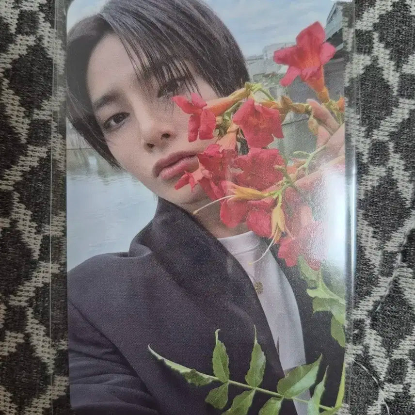 KARMA POP-UP STORE 3만원 특전 포카 - 아이엔