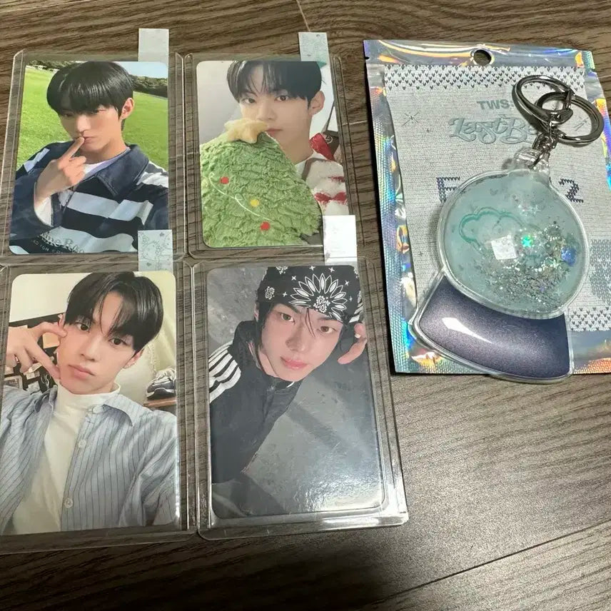 투어스 도훈 공방포카 일괄양도 (역조공키링 덤)