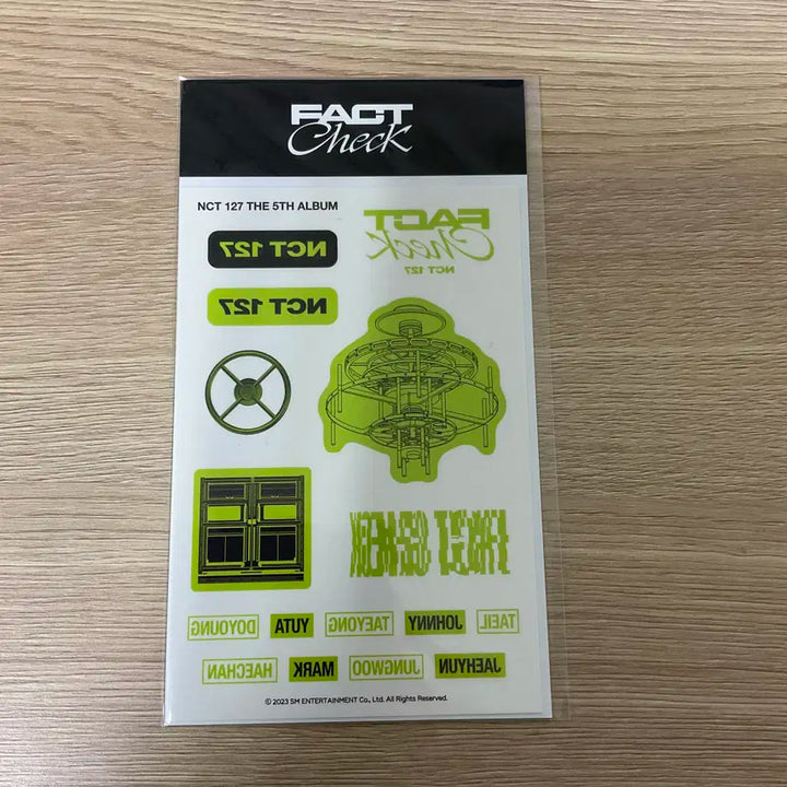 엔시티127 도영 팩트체크 나이트글로우 야광 타투 스티커 포토카드 포카