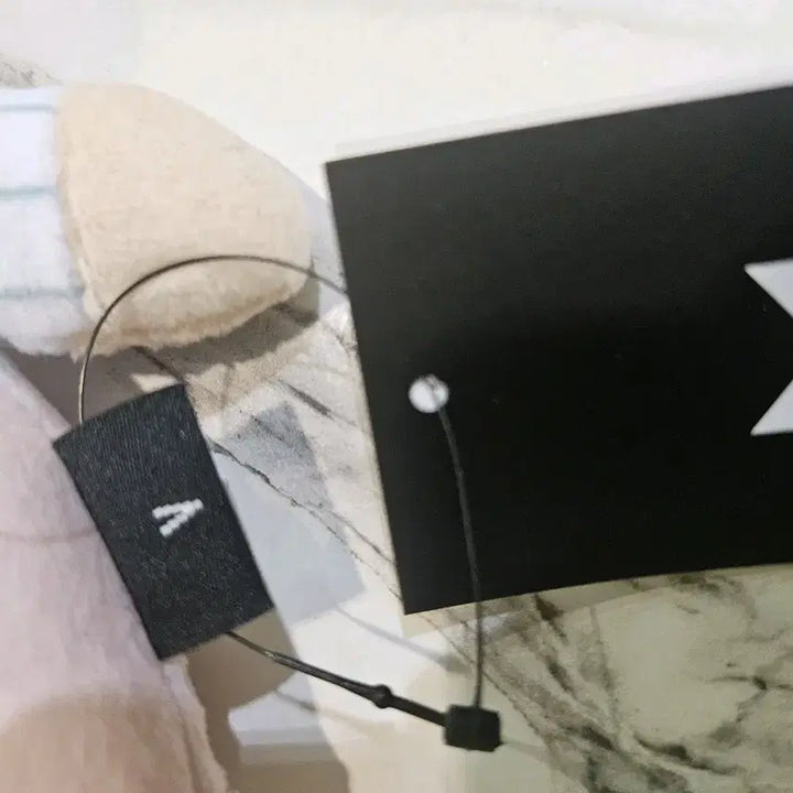 새상품) bts 뷔 납작 쿠션 인형  판매합니다