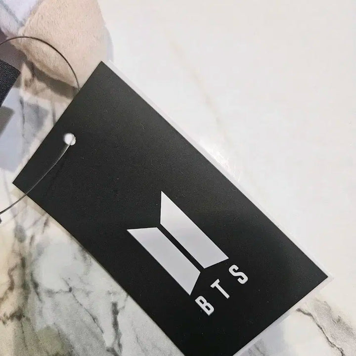 새상품) bts 뷔 납작 쿠션 인형  판매합니다