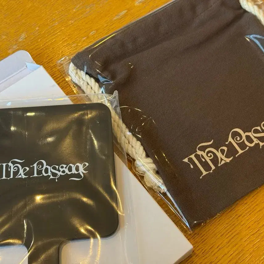 아홉 음중 역조공 거울 파우치