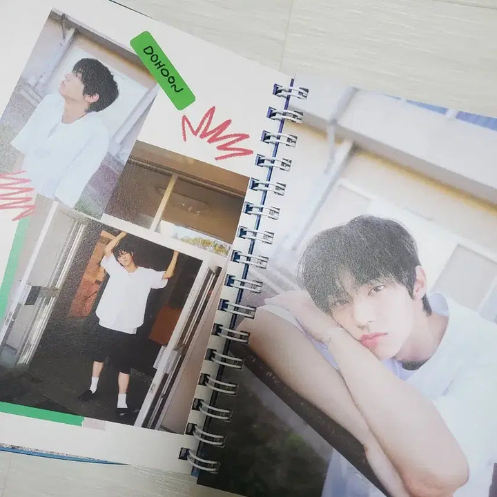 투어스 스파클링 블루 앨범