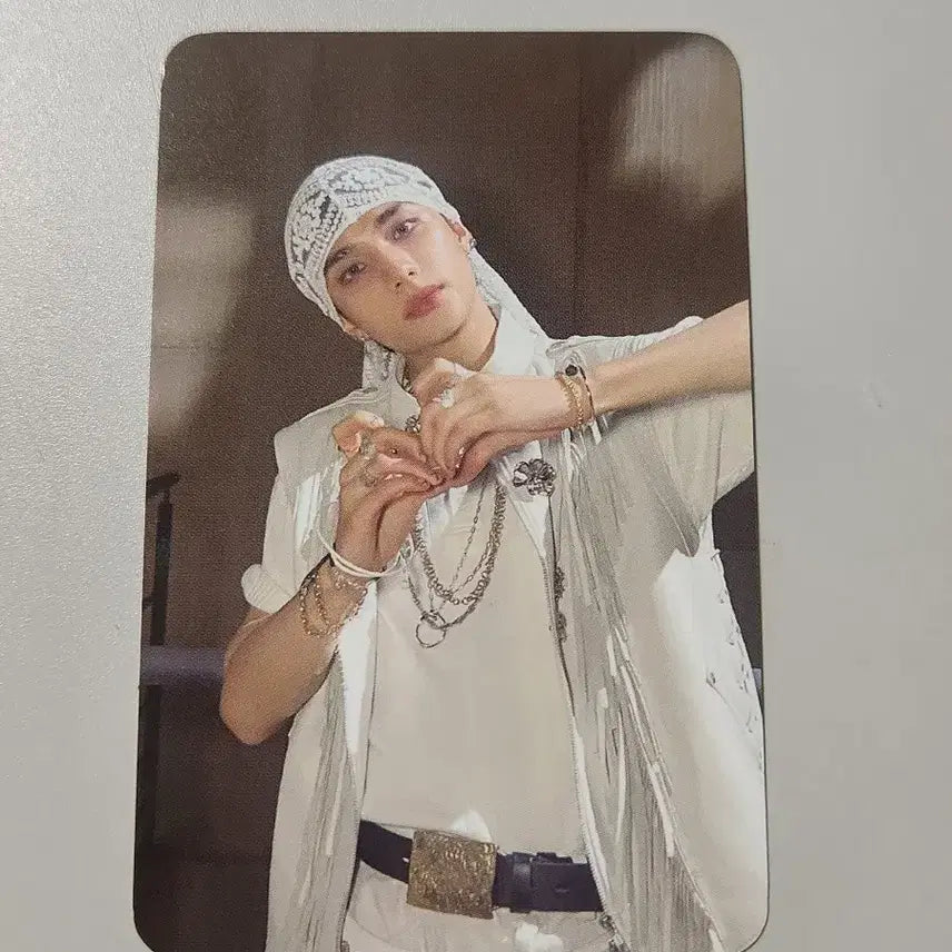 무배) 스키즈 스트레이키즈 카르마 팝업 QR 현진 포카 판매 합니다