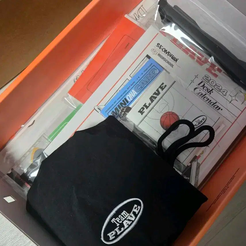 플레이브 2024 시그 풀구성 시즌그리팅