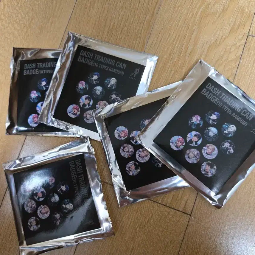 미사용) 플레이브 대쉬 캔뱃지 5인셋트 *일괄* 판매