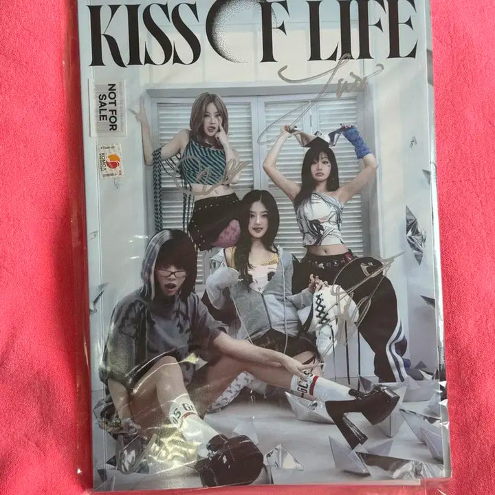(개봉) 키스오브라이프 1st Mini Album 친필사인 앨범