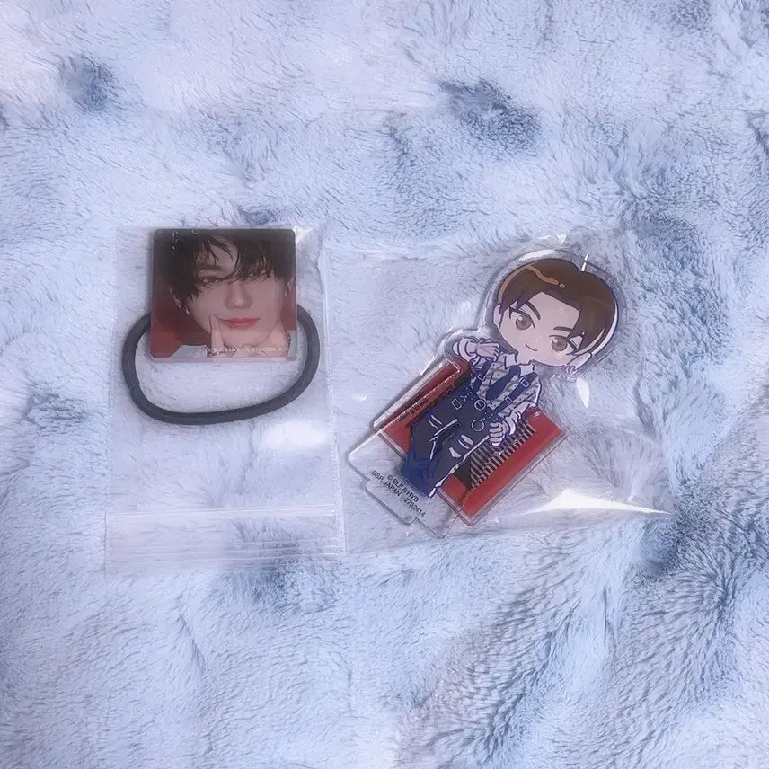 엔하이픈 일본 한정 굿즈 정원 아크릴 스탠드 + 아크릴 머리끈 양도 판매