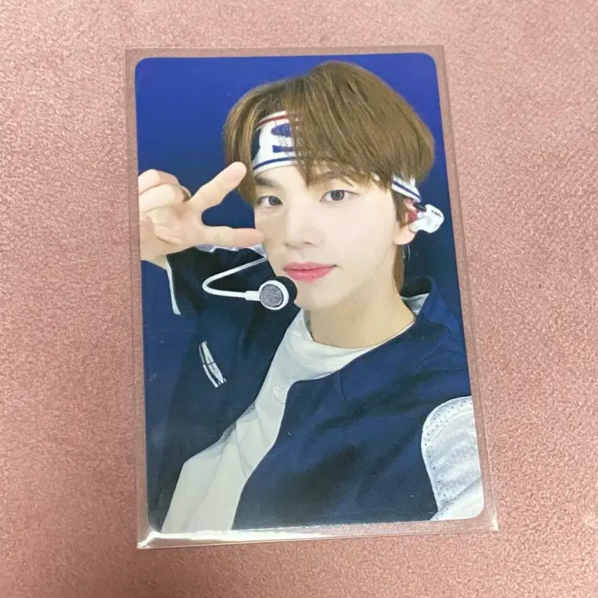 투어스 신유 이즈위 음방 착장 포카 양도