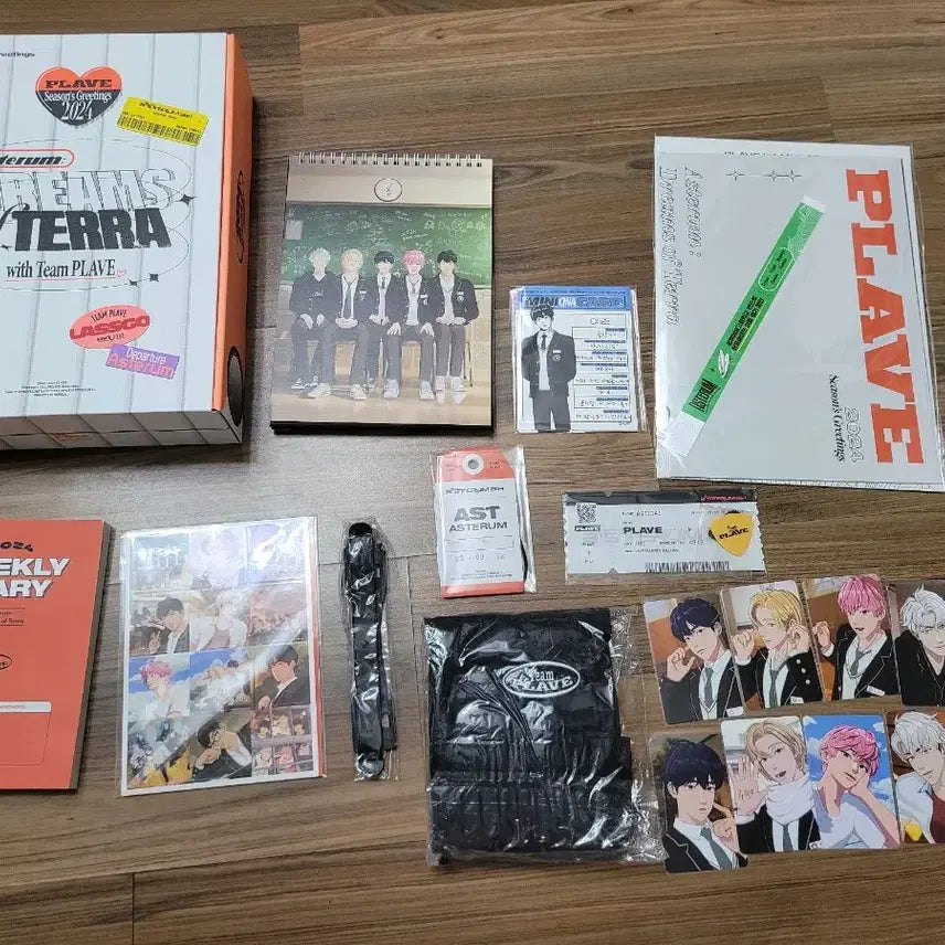 플레이브 2024 시즌그리팅 개봉상품