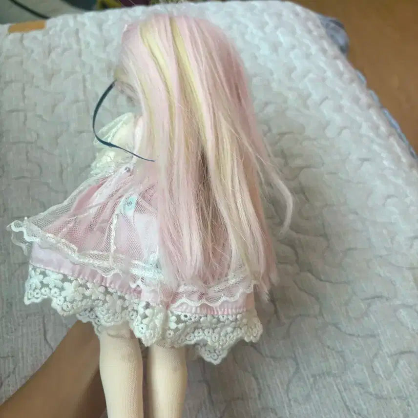 구체관절 인형 싸게 팔아요.