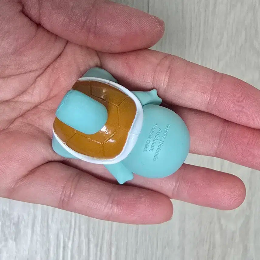 롯데리아 꼬부기 피규어