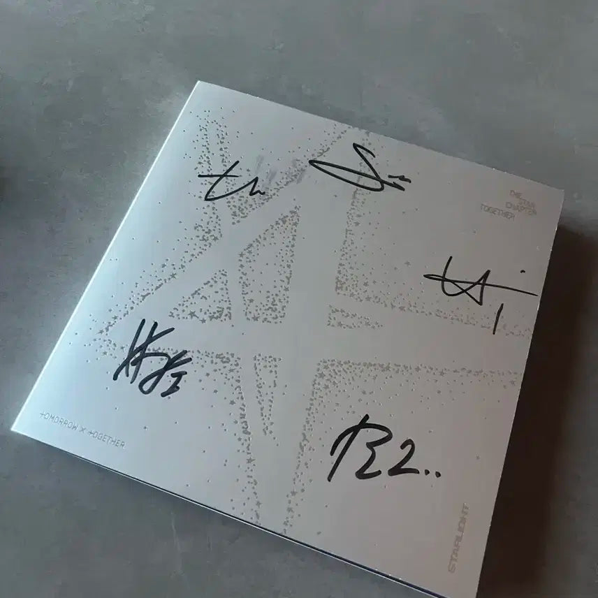 투모로우바이투게더 스타라이트 친필 사인 앨범