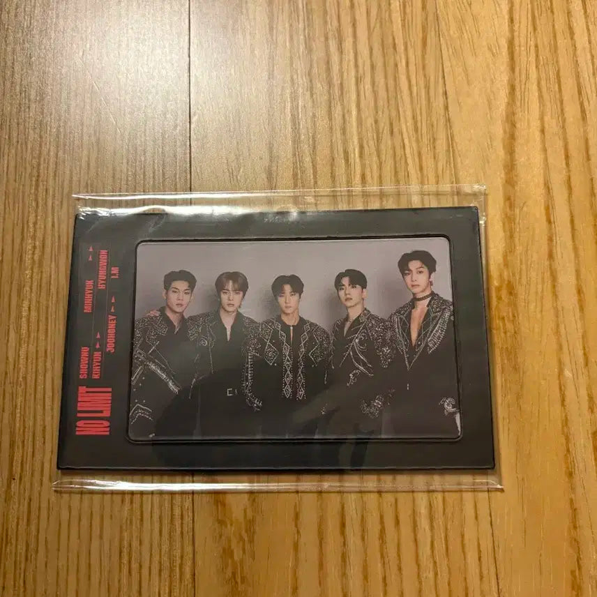 몬스타엑스 No Limit 단체 포토 마그네틱