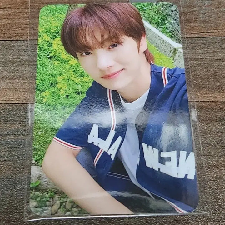 투어스  영재 포카  양도합니다.