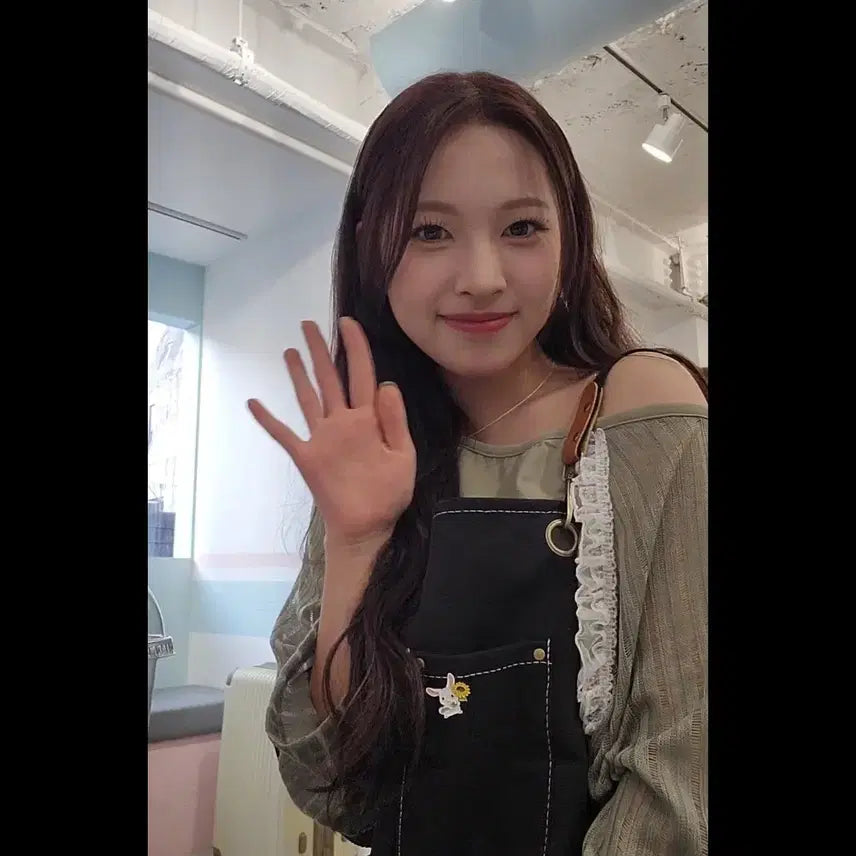 리센느 메이 240504 싸인폴라 팝니다.