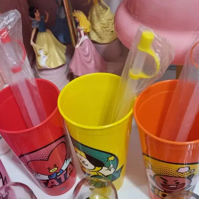 BT21 cgv피규어컵 팝니다