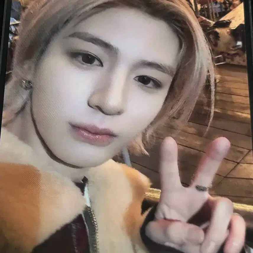 노장르 이즈위 2차 이한