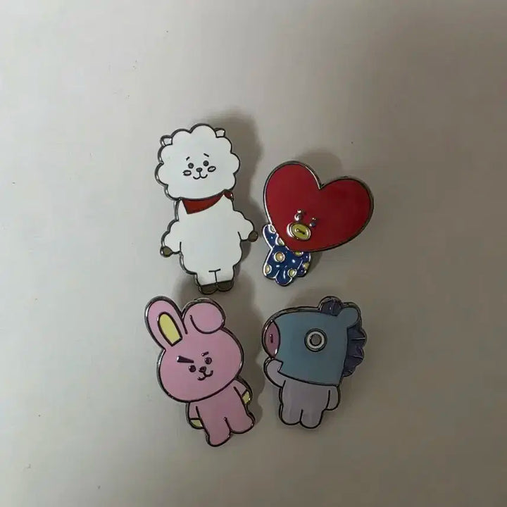 BT21 뱃지 알제이 타타 쿠키 망이