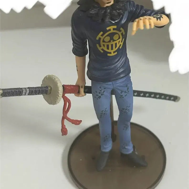 원피스 트라팔가 로우 로 피규어