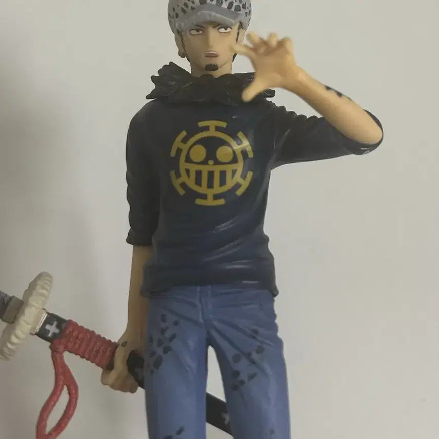 원피스 트라팔가 로우 로 피규어