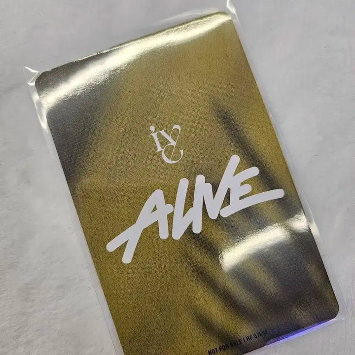 IVE아이브 ALIVE얼라이브 앨포포켓몬Ver. -이서-