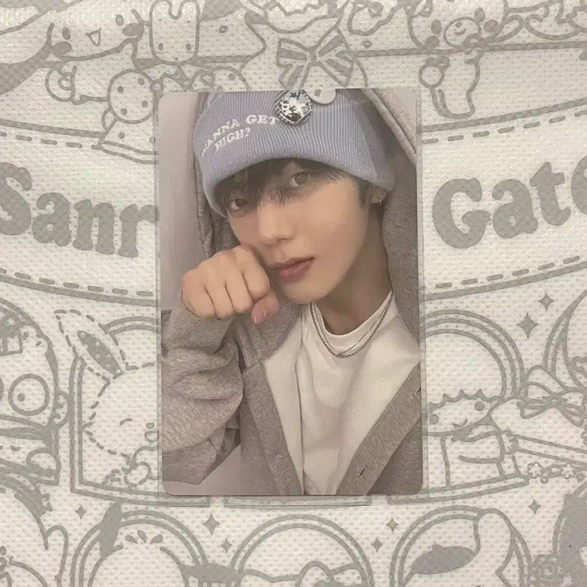 보이즈플래닛2 상하이 팝업 전시회 1주차 전이정 3번 후드 포카