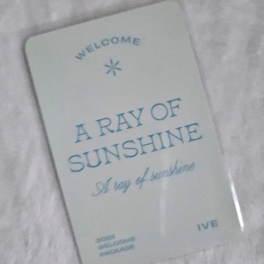 IVE아이브 시즌그리팅 포카 >_<//@ -가을-