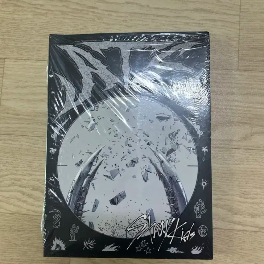 스트레이키즈 에이트 개봉앨범