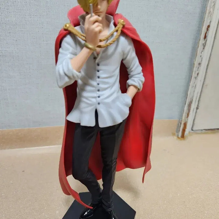 상디 피규어 망토 버전 판매합니다