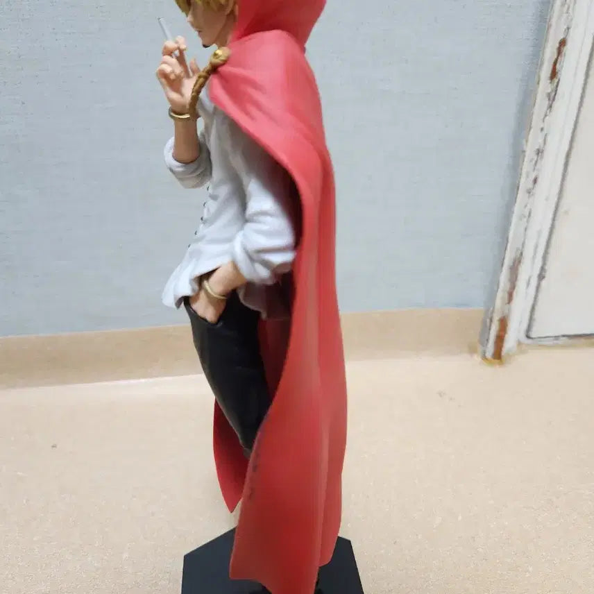 상디 피규어 망토 버전 판매합니다