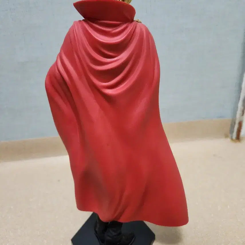 상디 피규어 망토 버전 판매합니다