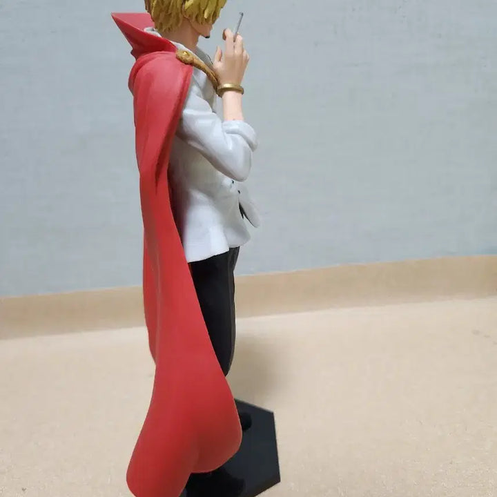 상디 피규어 망토 버전 판매합니다