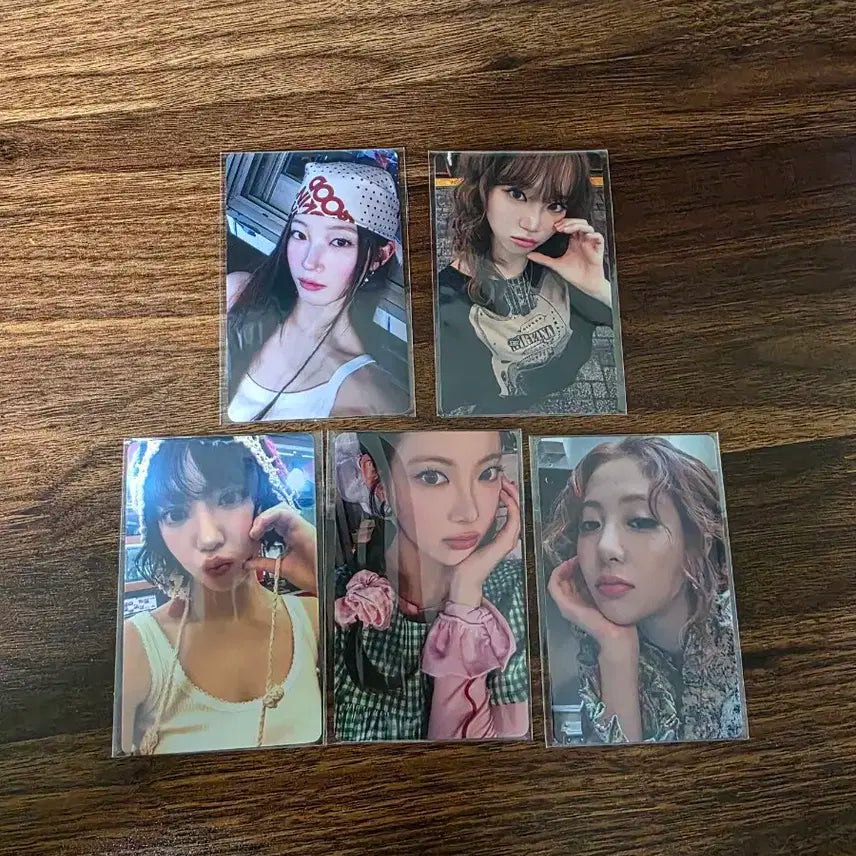 르세라핌 맘스터치 포카