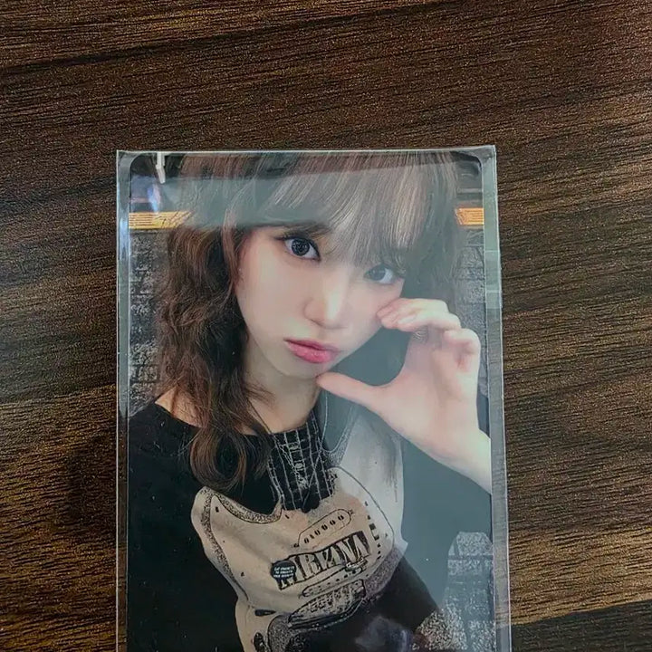 르세라핌 맘스터치 포카