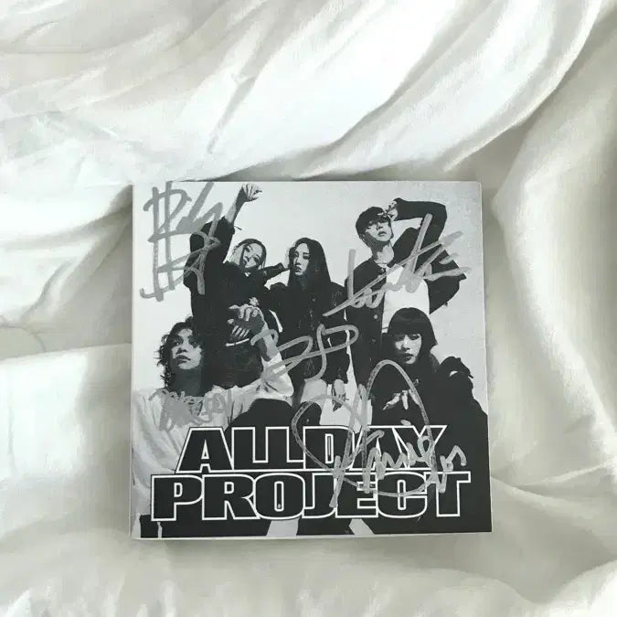 올데이프로젝트 친필싸인앨범 팔아요