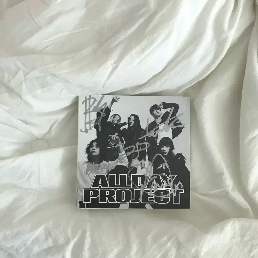 올데이프로젝트 친필싸인앨범 팔아요