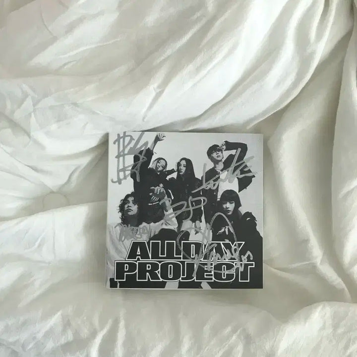 올데이프로젝트 친필싸인앨범 팔아요