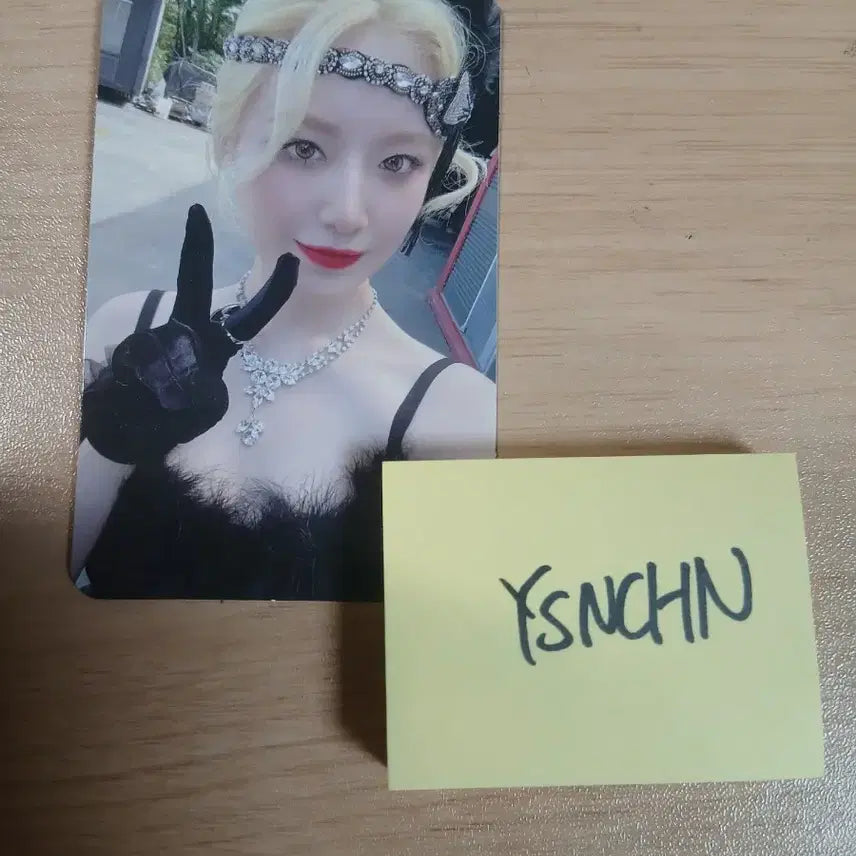 아이들 슈화 YIZHIYU 이즈위 I LOVE 누드 포카