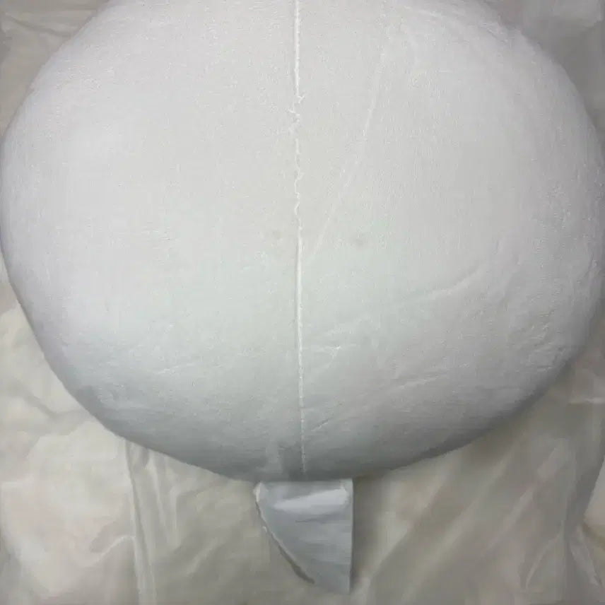 HYBE 흰색 캐릭터 쿠션 인형