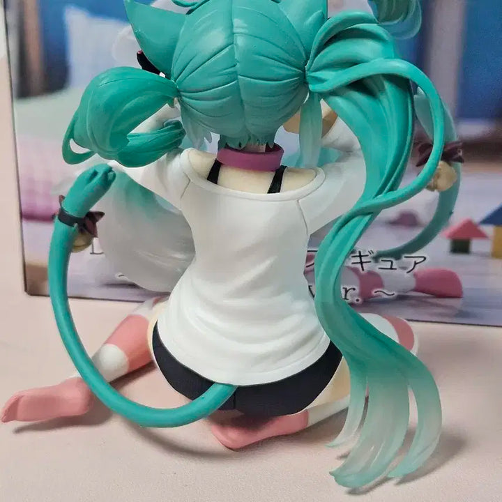 하츠네미쿠 타이토 네코미미 피규어