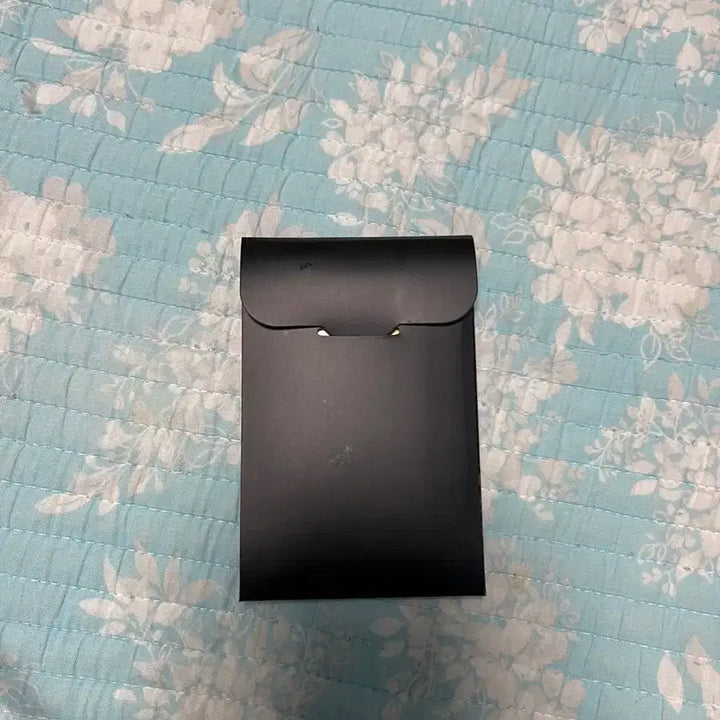 맘스터치 르세라핌 콜라보 포토카드 미개봉