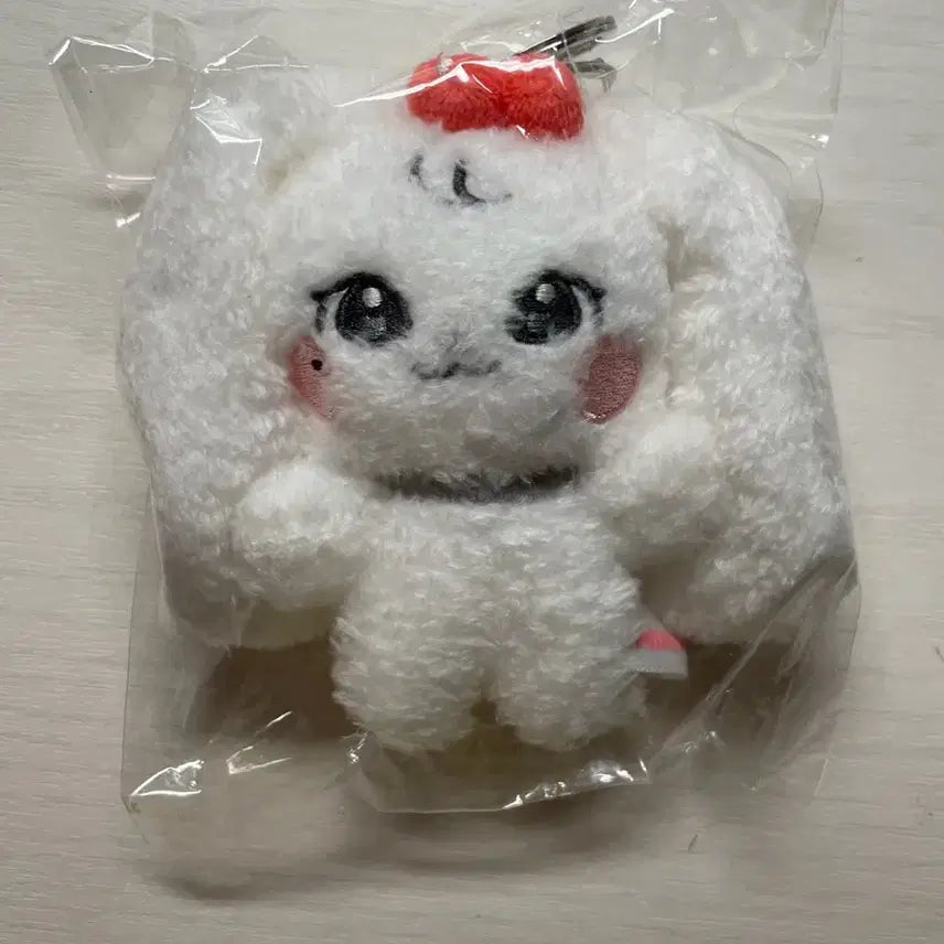 ((번장 최저가)) 아이브 10cm 인형 미니브 체리 팝업스토어