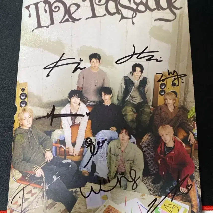 아홉 싸인 비매 앨범입니다.