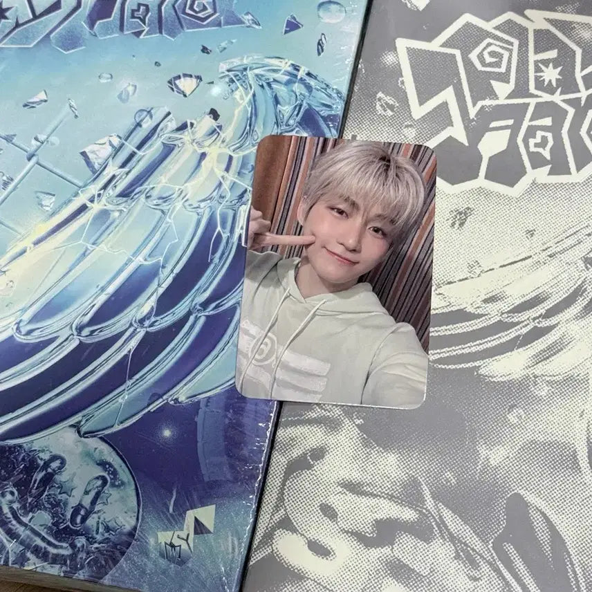 투어스 비트로드 특전 지훈 + 미니 4집 세트(미개봉)