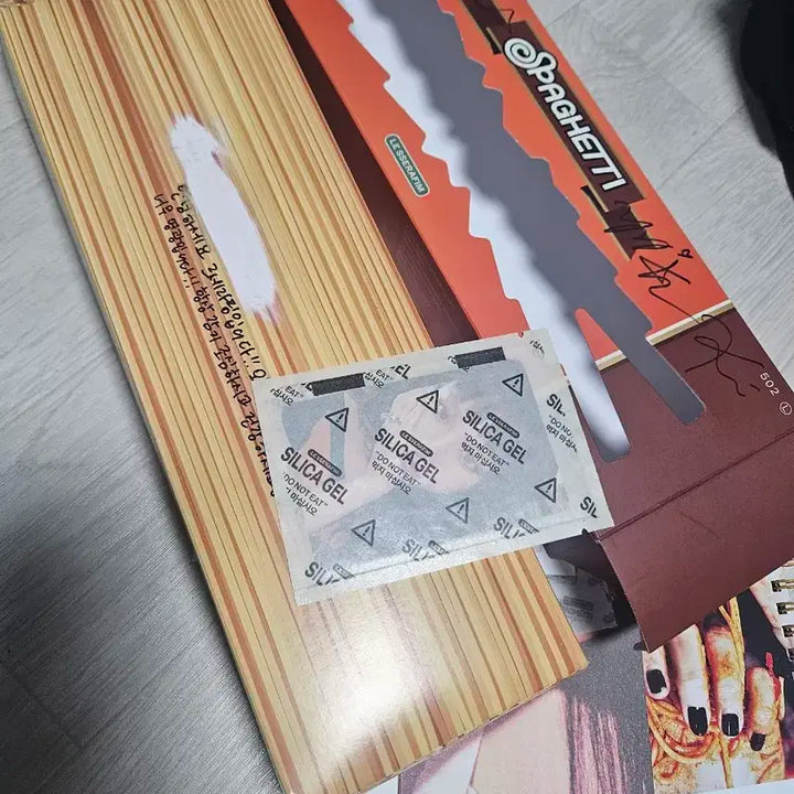 르세라핌 싱글1집 SPAGHETTI 비매 싸인 멘트 to 지운 자국